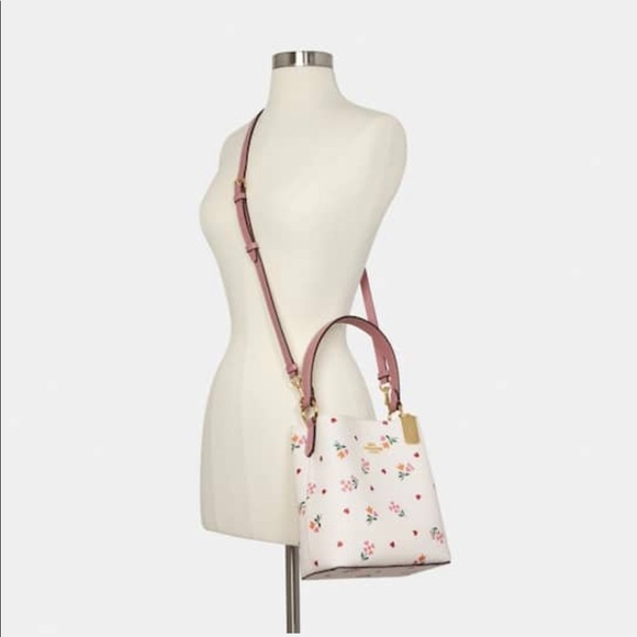 Coach Small Town Bucket Bag With Heart Petal Print - Picture 4 of 13